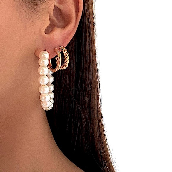 🔴𝟭𝟬/$𝟮𝟱🔴NEW Large Pearl Hoop Earrings - Picture 4 of 7